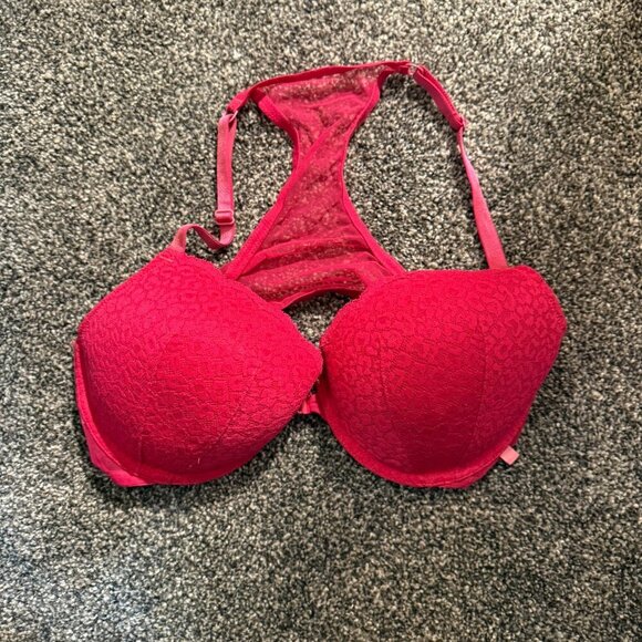 Victoria's Secret raceback demi - 38C - Picture 1 of 6